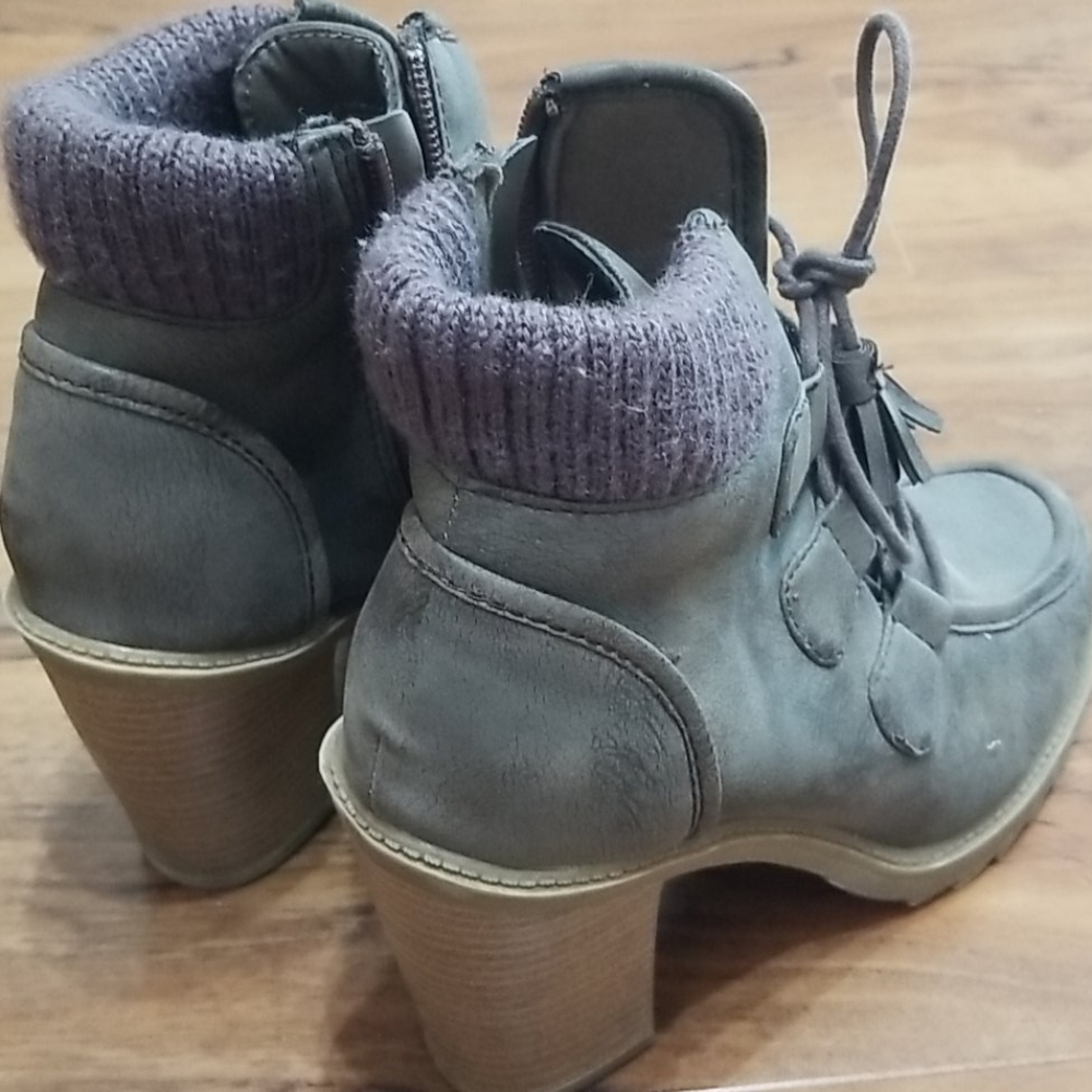 Booties - Picture 4 of 4